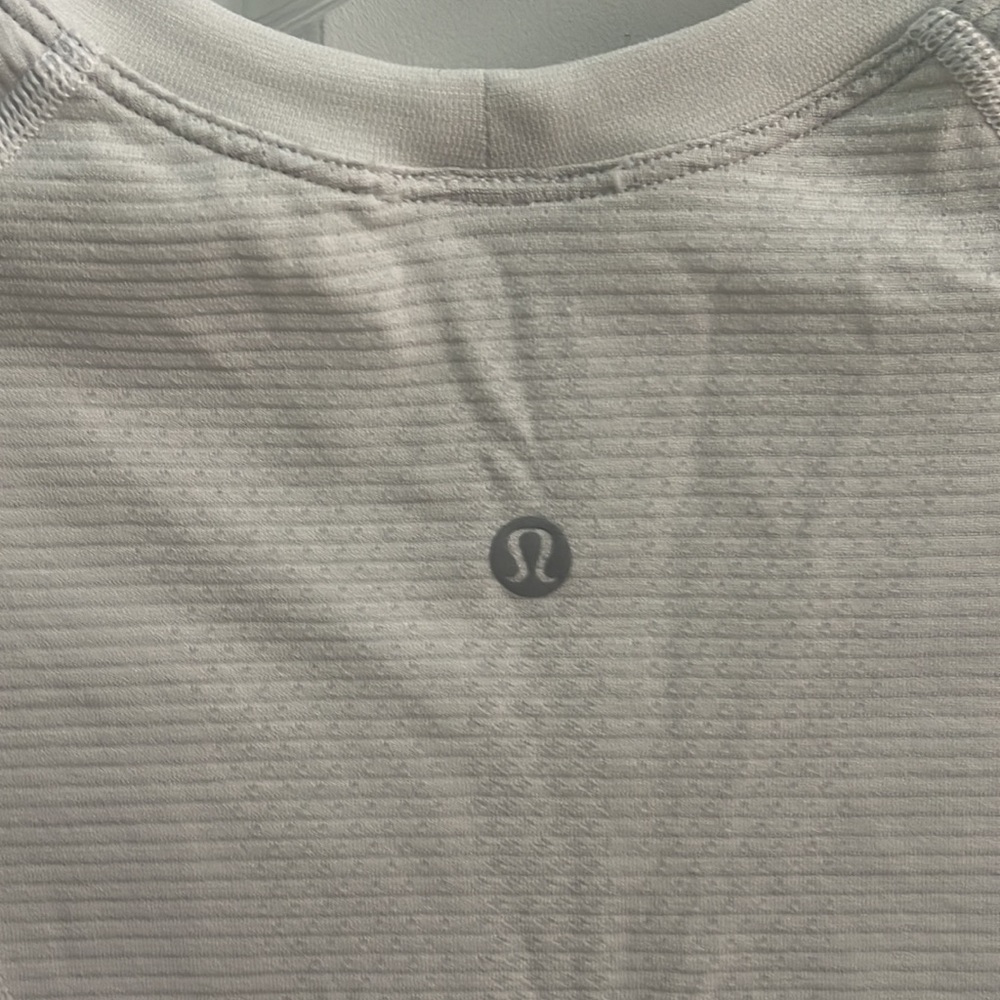 Lululemon White Swiftly Tech Shortsleve - image 3